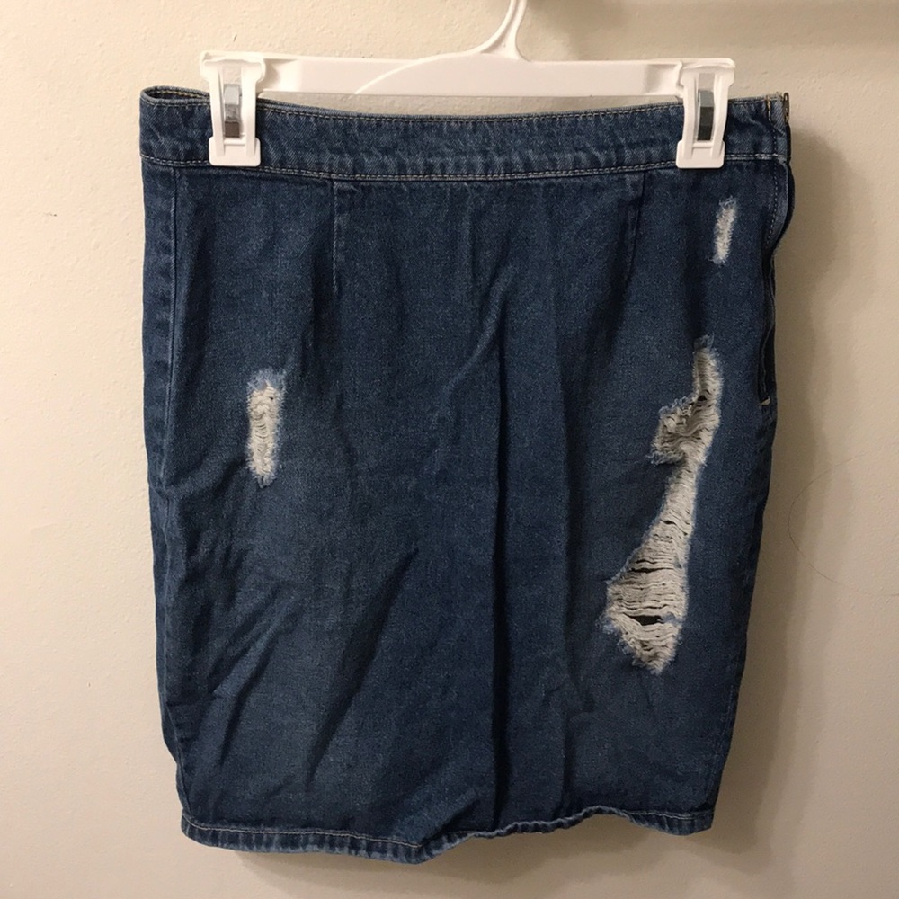 Dark wash ripped jean skirt!
